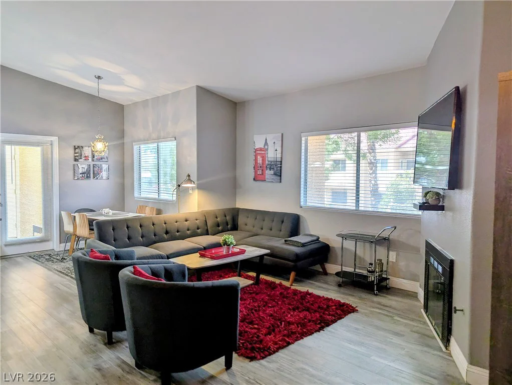 900 Heavenly Hills, Las Vegas, NV 89145