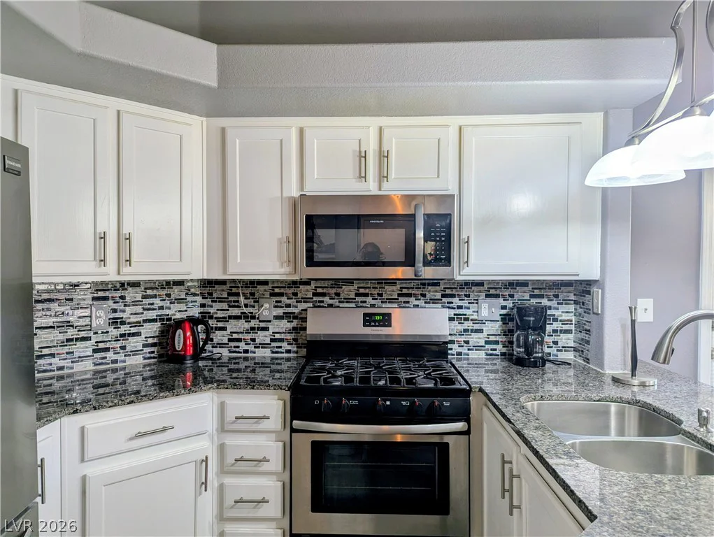 900 Heavenly Hills, Las Vegas, NV 89145