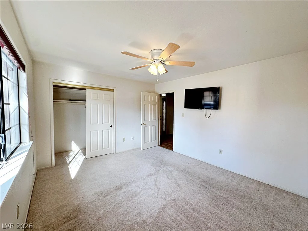 2851 Valley View, Las Vegas, NV 89102