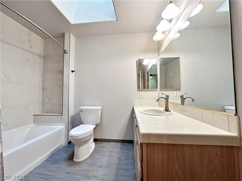 2851 Valley View, Las Vegas, NV 89102