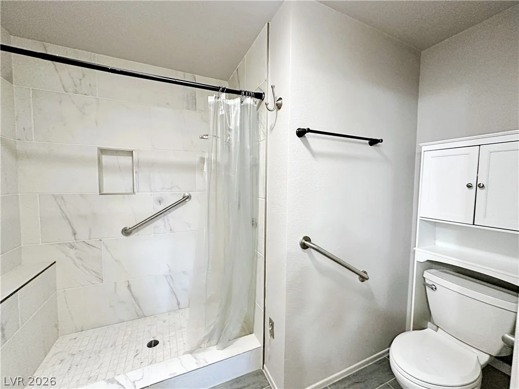 2851 Valley View, Las Vegas, NV 89102