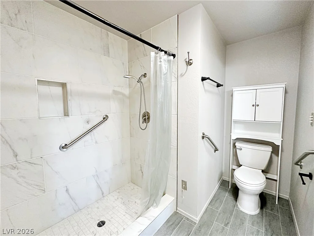 2851 Valley View, Las Vegas, NV 89102