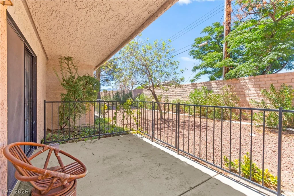 2851 Valley View, Las Vegas, NV 89102