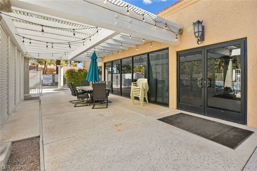 2851 Valley View, Las Vegas, NV 89102