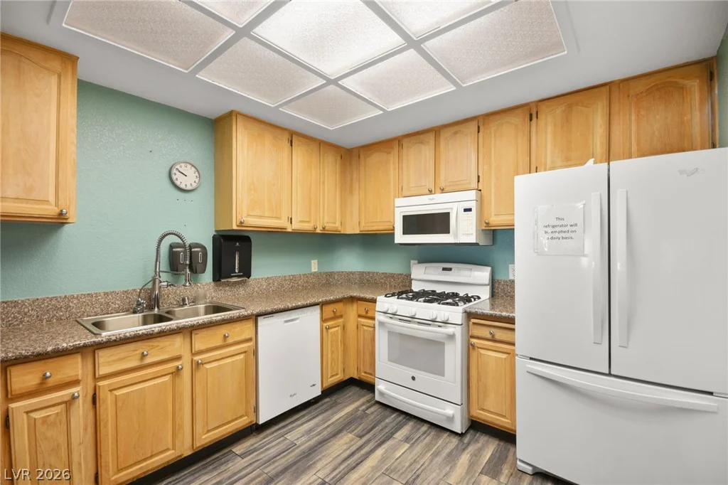 2851 Valley View, Las Vegas, NV 89102