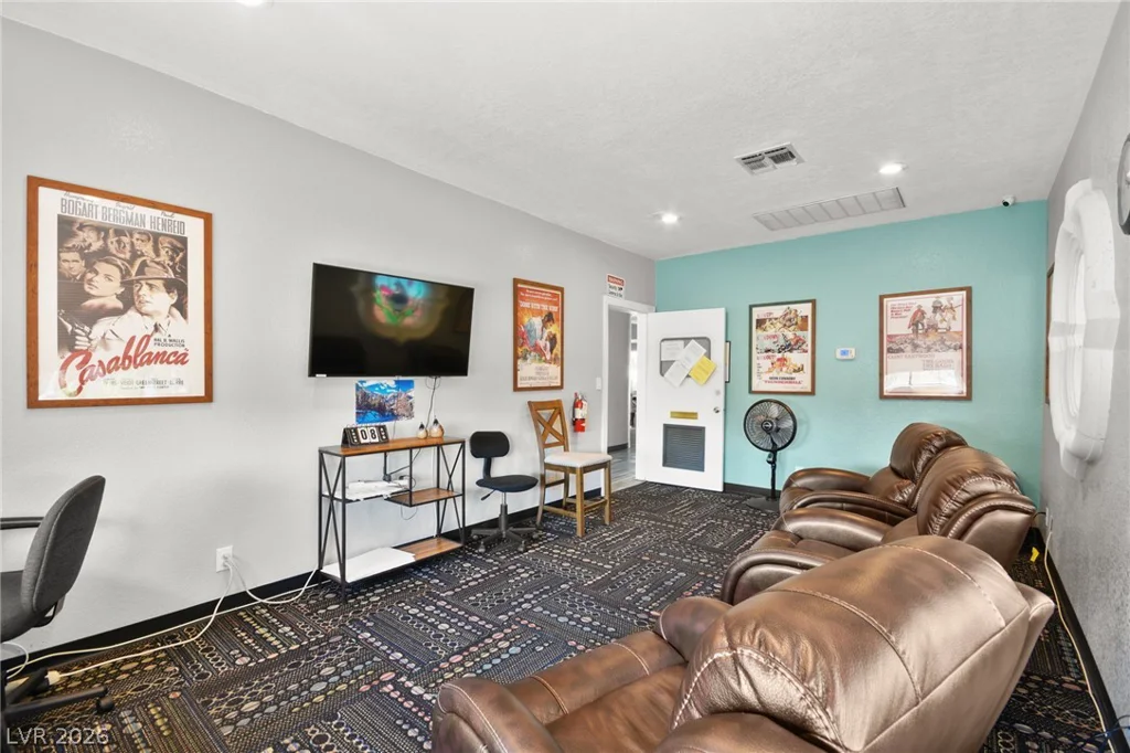 2851 Valley View, Las Vegas, NV 89102