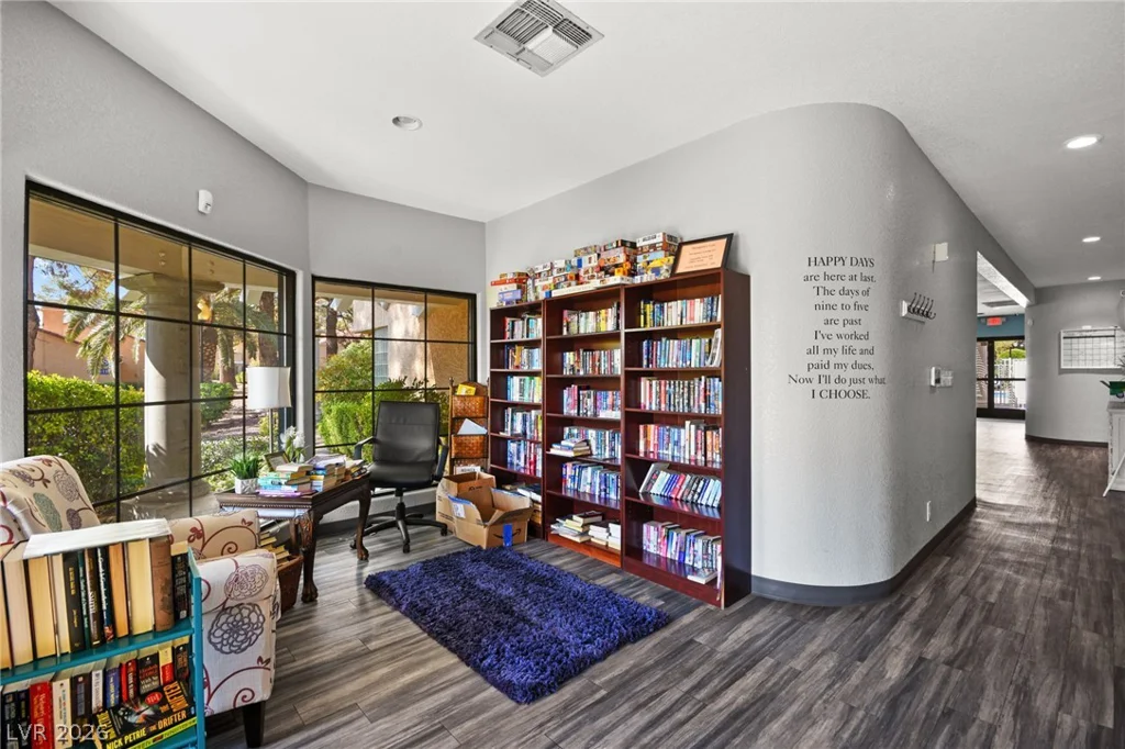 2851 Valley View, Las Vegas, NV 89102