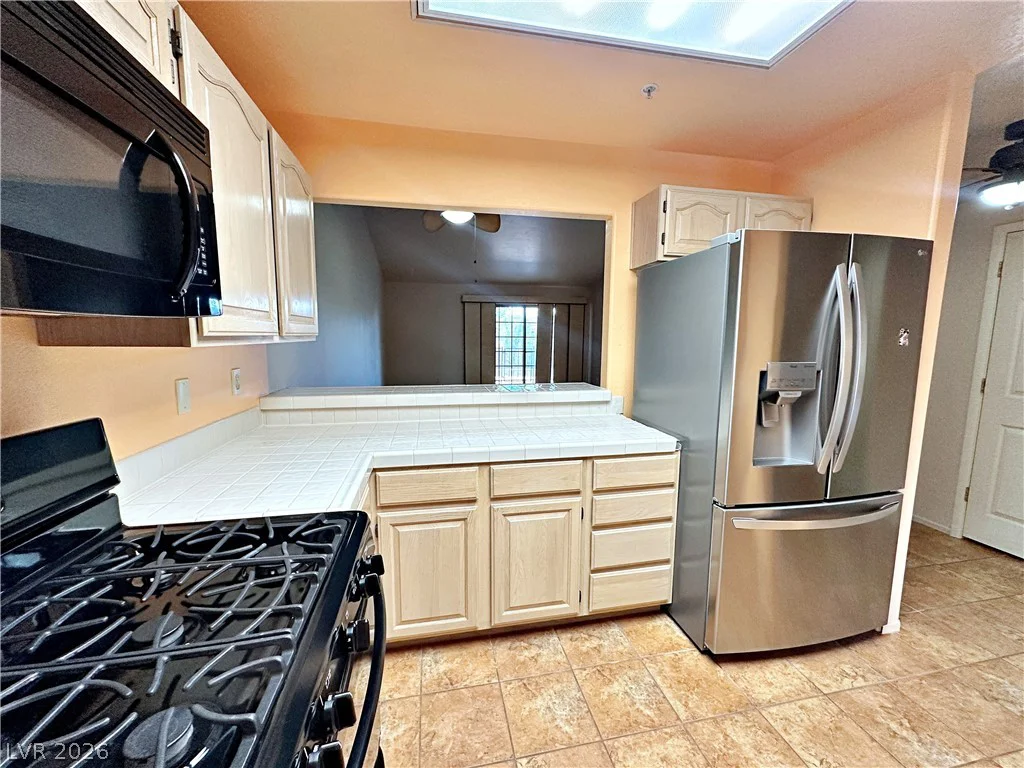 2851 Valley View, Las Vegas, NV 89102
