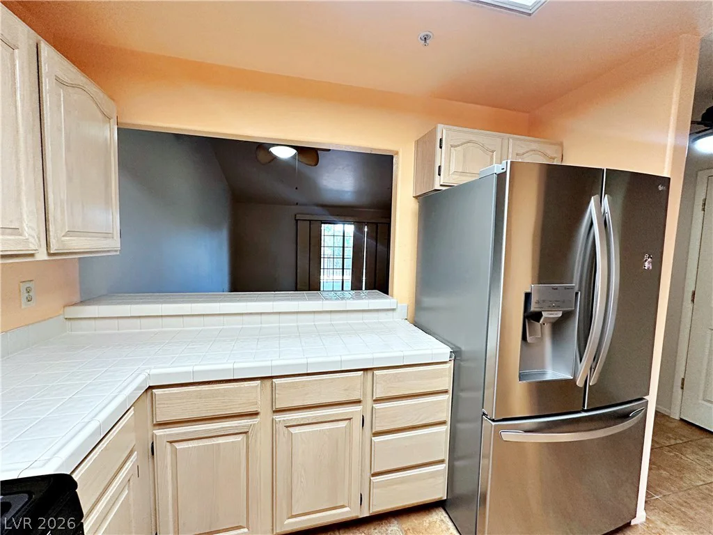 2851 Valley View, Las Vegas, NV 89102