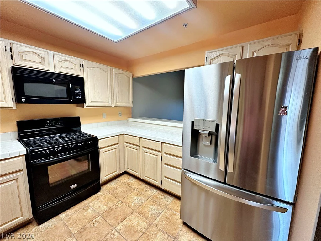 2851 Valley View, Las Vegas, NV 89102