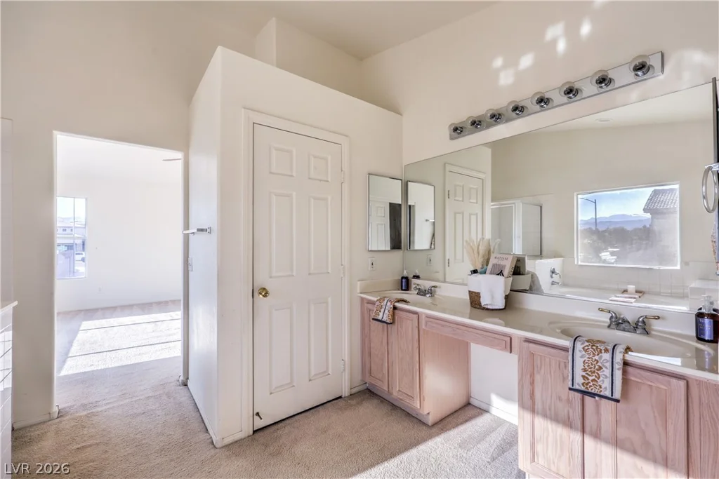 5761 Arrow Tree, Las Vegas, NV 89130