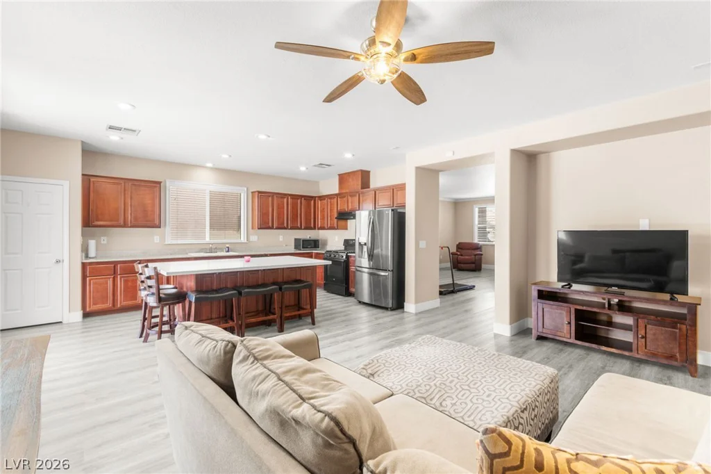 6728 Sand Swallow, North Las Vegas, NV 89084