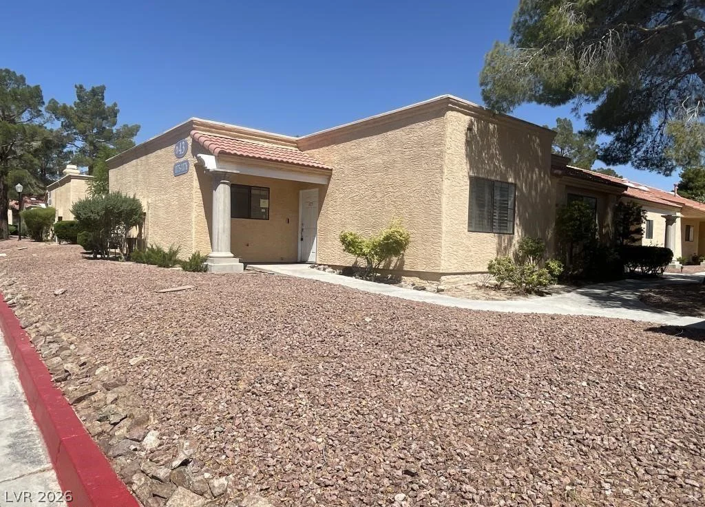 2851 Valley View, Las Vegas, NV 89102