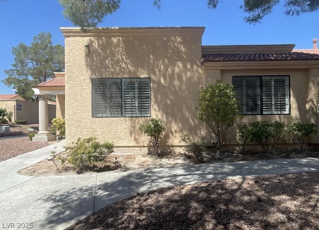 2851 Valley View, Las Vegas, NV 89102