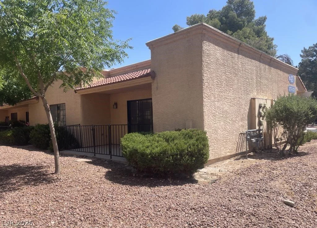 2851 Valley View, Las Vegas, NV 89102