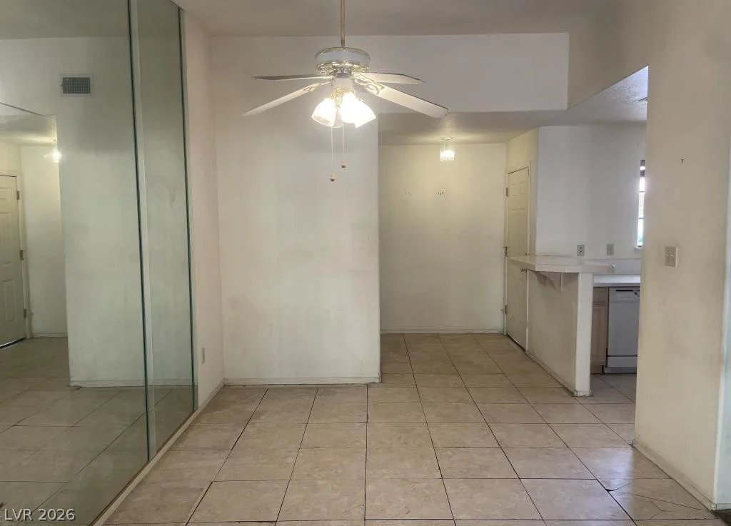 2851 Valley View, Las Vegas, NV 89102