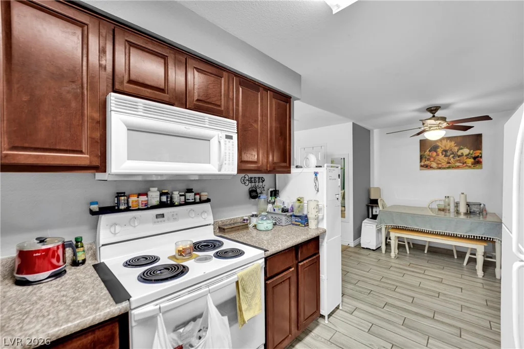 5098 River Glen, Las Vegas, NV 89103