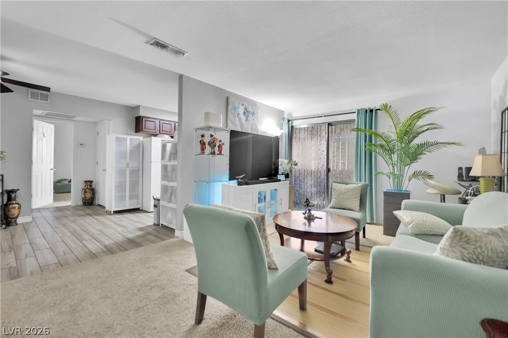 5098 River Glen, Las Vegas, NV 89103
