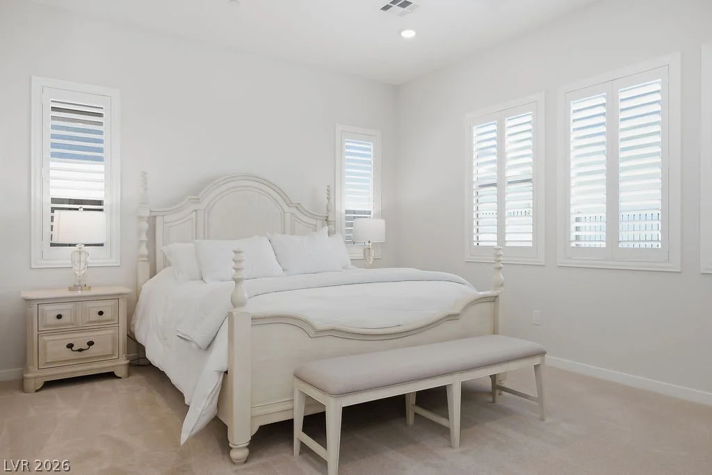 180 Medianoche, Las Vegas, NV 89138