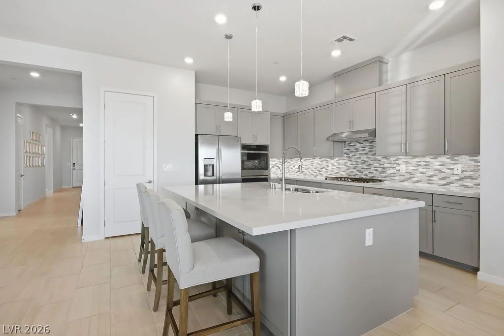 180 Medianoche, Las Vegas, NV 89138