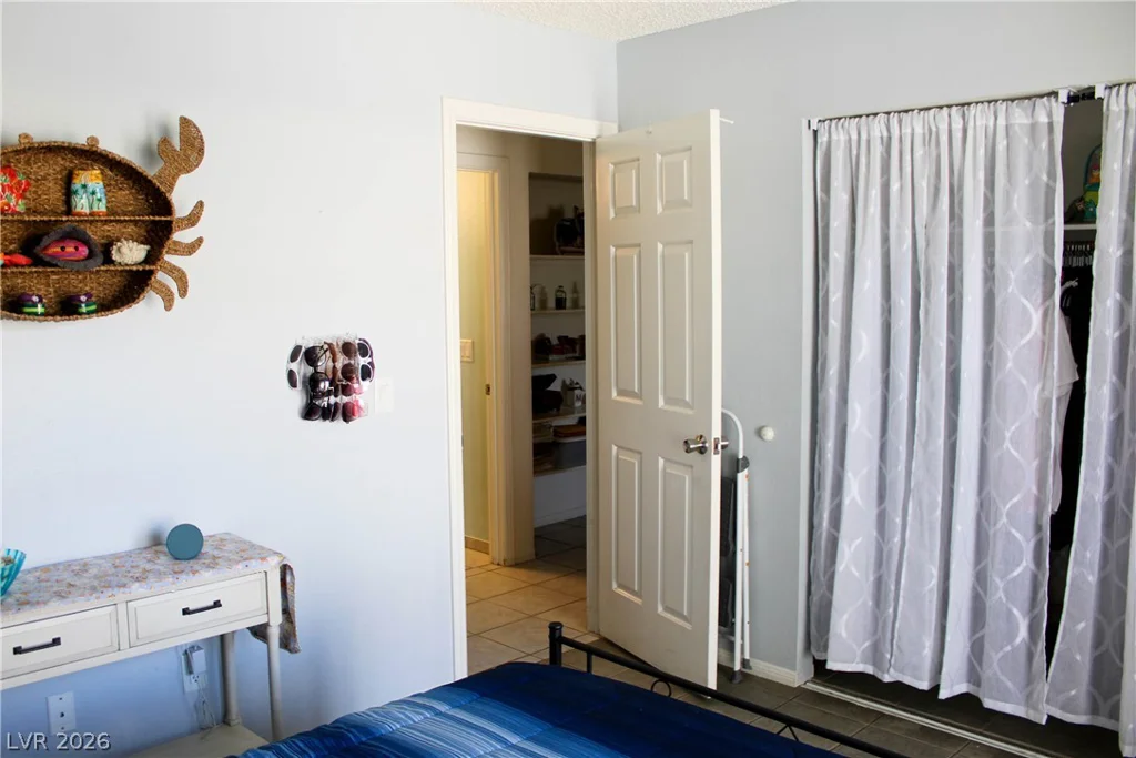 2121 Twickenham, Las Vegas, NV 89108