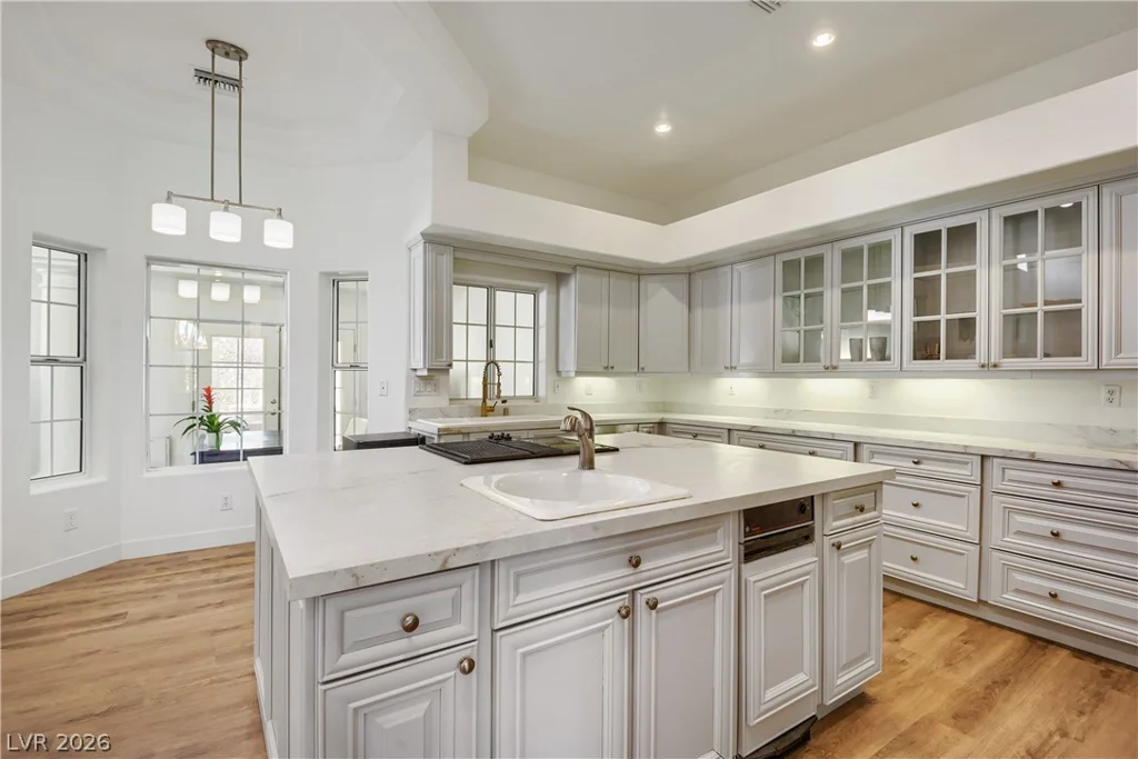 8046 Silver King, Las Vegas, NV 89129