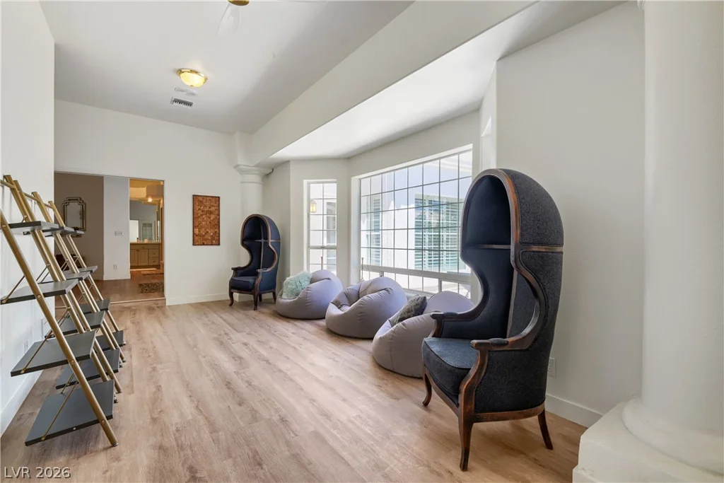 8046 Silver King, Las Vegas, NV 89129