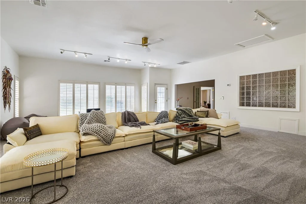 8046 Silver King, Las Vegas, NV 89129