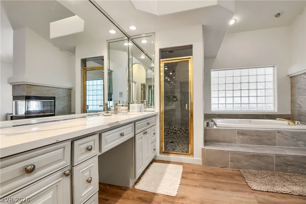 8046 Silver King, Las Vegas, NV 89129