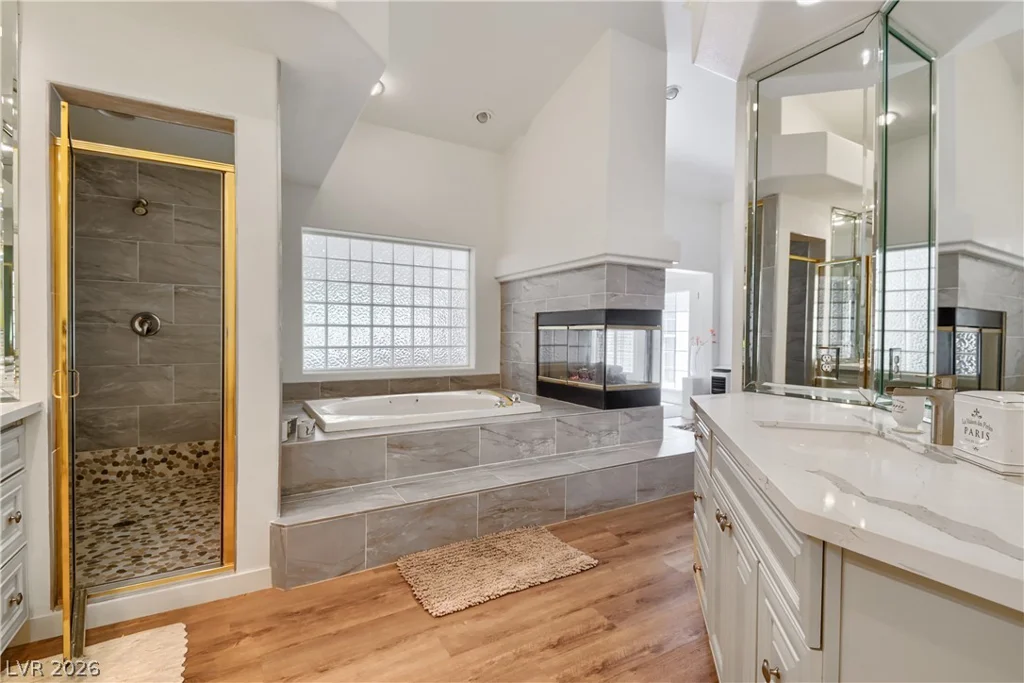 8046 Silver King, Las Vegas, NV 89129