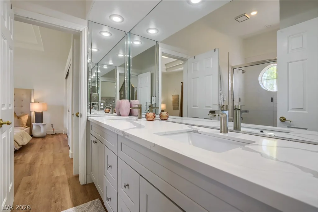 8046 Silver King, Las Vegas, NV 89129