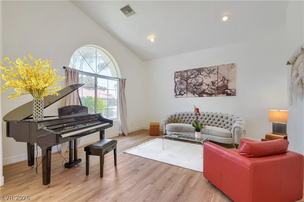 8046 Silver King, Las Vegas, NV 89129