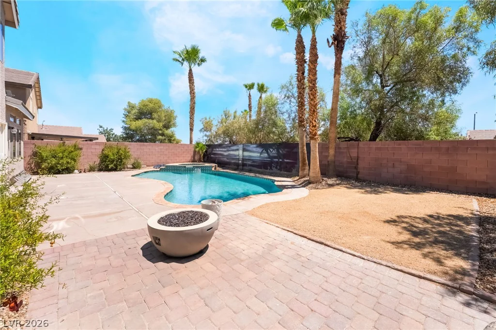 18 Amber Rock, Henderson, NV 89012