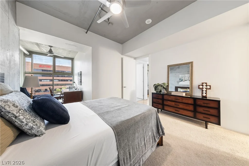 353 Bonneville, Las Vegas, NV 89101