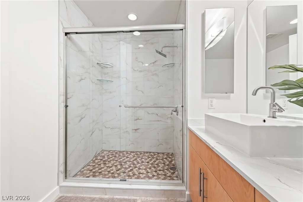 353 Bonneville, Las Vegas, NV 89101
