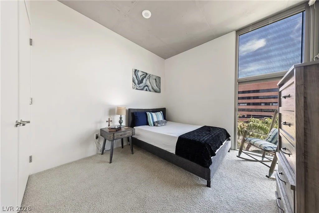353 Bonneville, Las Vegas, NV 89101