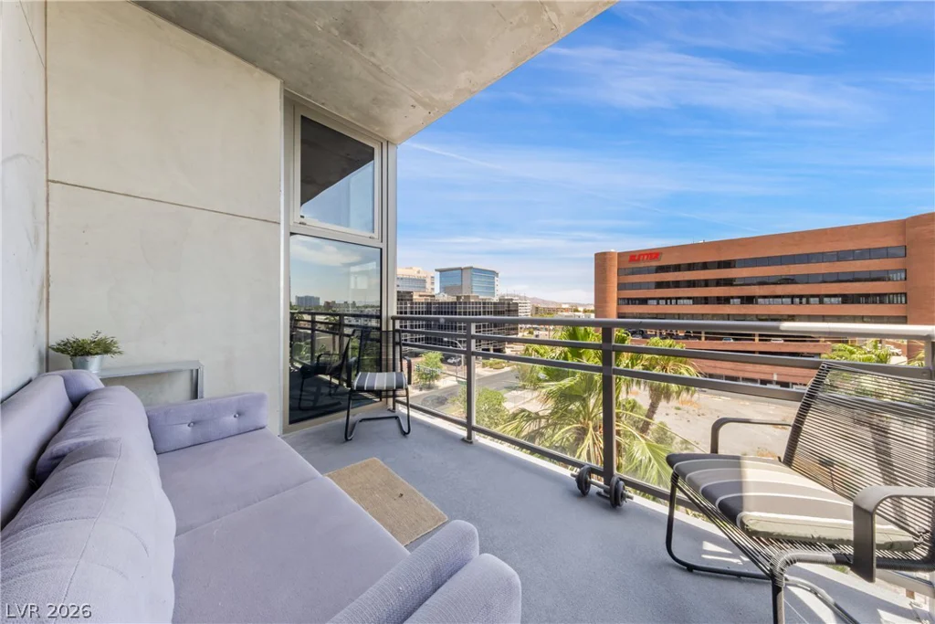353 Bonneville, Las Vegas, NV 89101