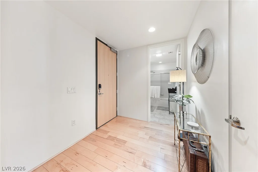 353 Bonneville, Las Vegas, NV 89101