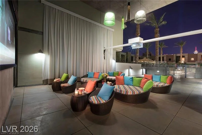 353 Bonneville, Las Vegas, NV 89101