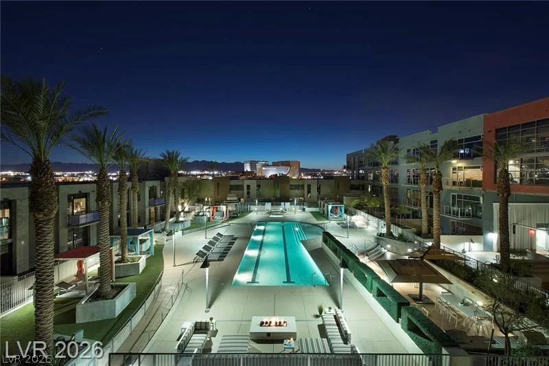 353 Bonneville, Las Vegas, NV 89101