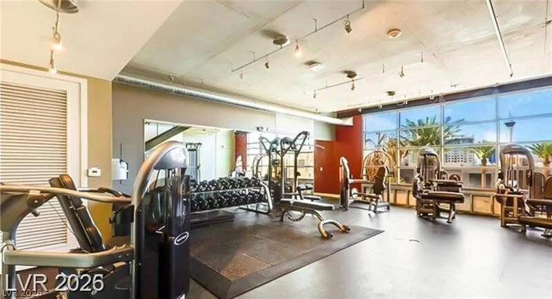 353 Bonneville, Las Vegas, NV 89101