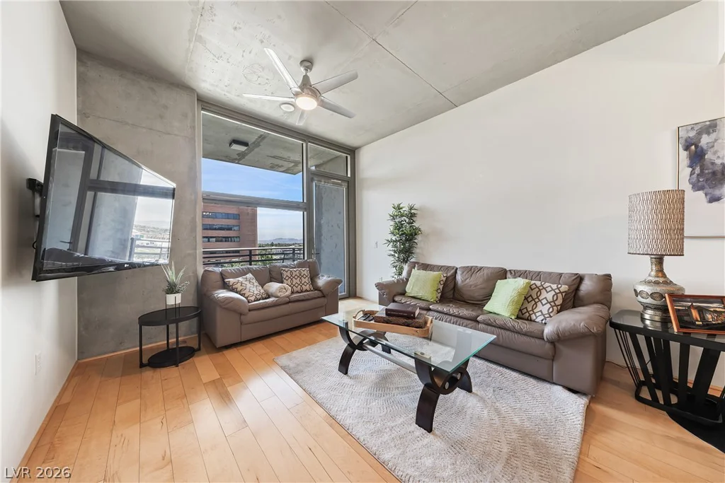 353 Bonneville, Las Vegas, NV 89101