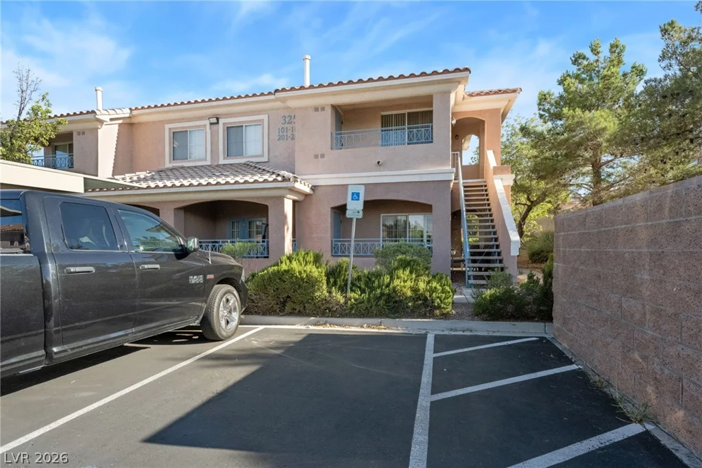 325 Amber Pine, Las Vegas, NV 89144