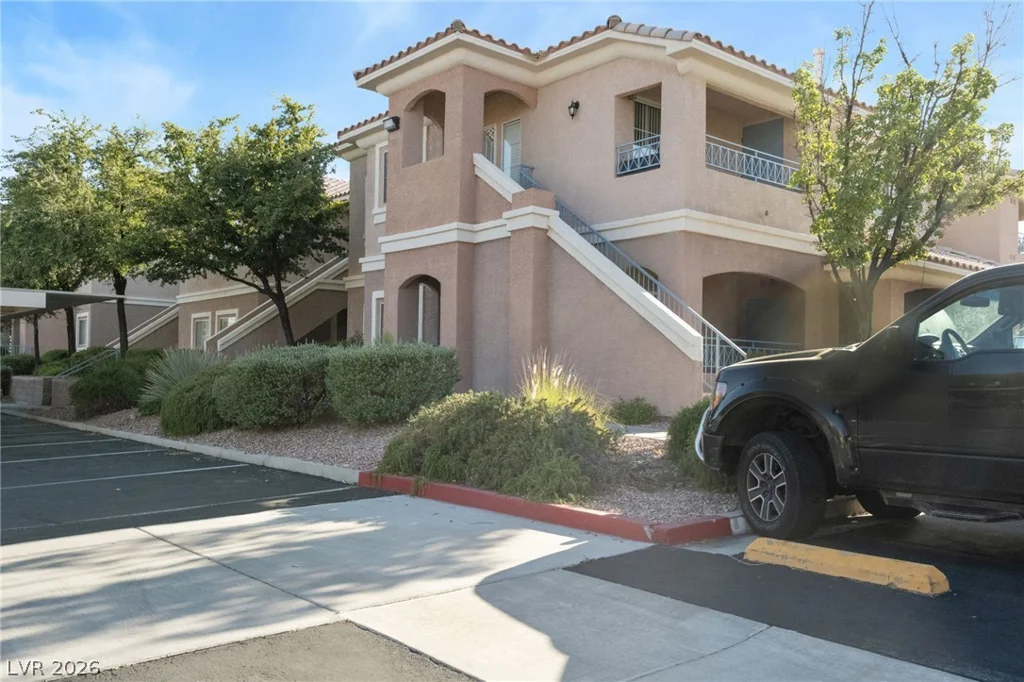 325 Amber Pine, Las Vegas, NV 89144