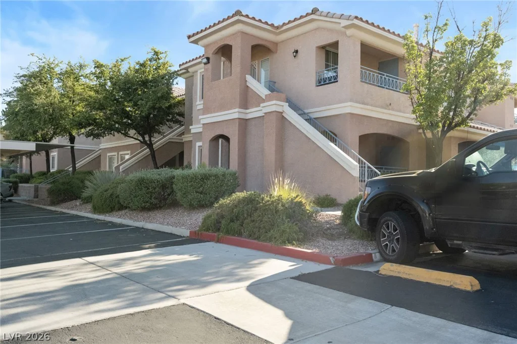 325 Amber Pine, Las Vegas, NV 89144