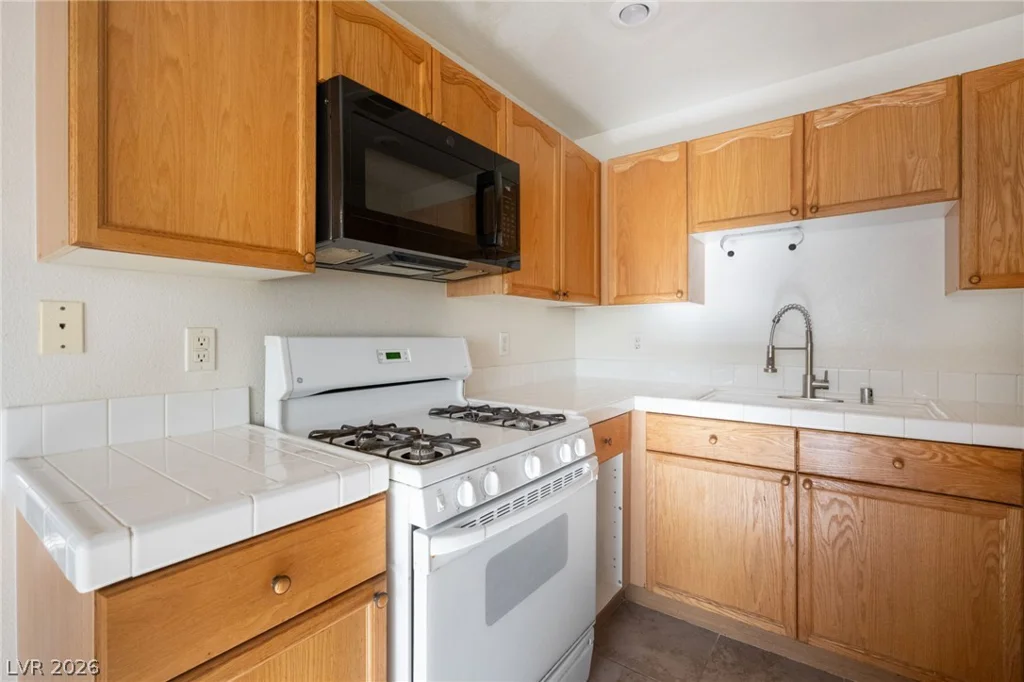 325 Amber Pine, Las Vegas, NV 89144