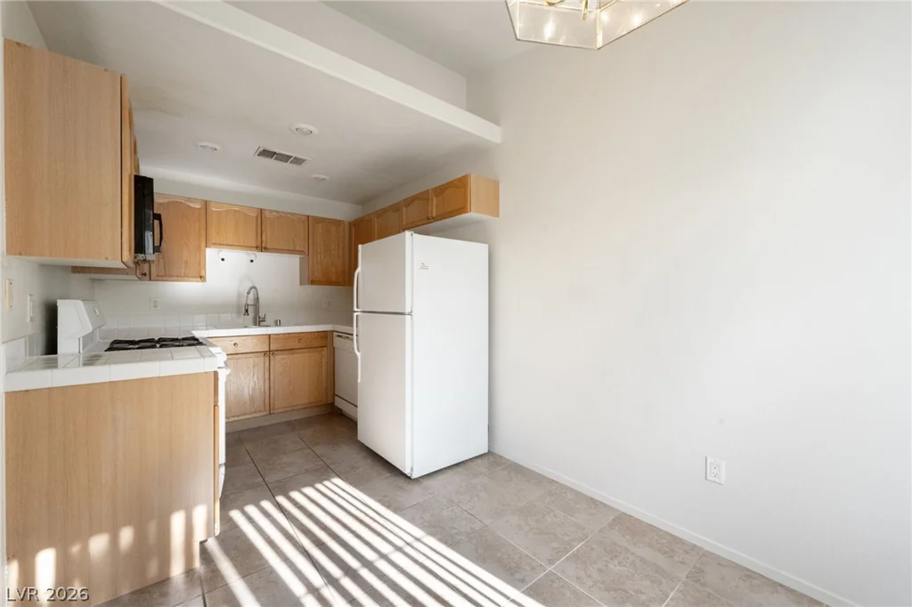 325 Amber Pine, Las Vegas, NV 89144