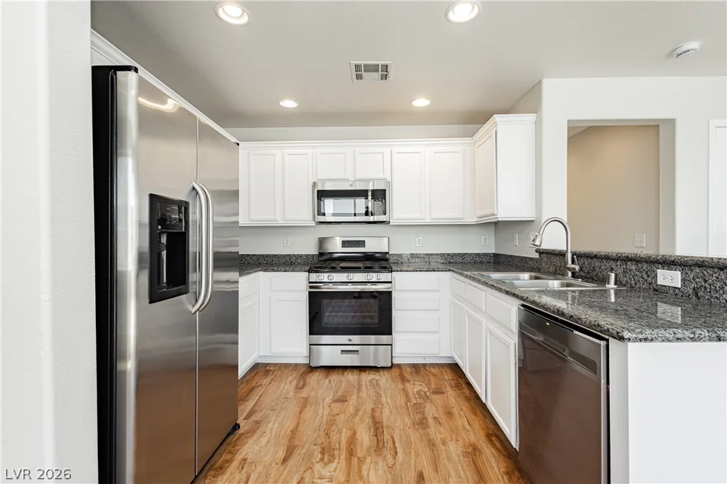 3921 Bayamon, Las Vegas, NV 89129