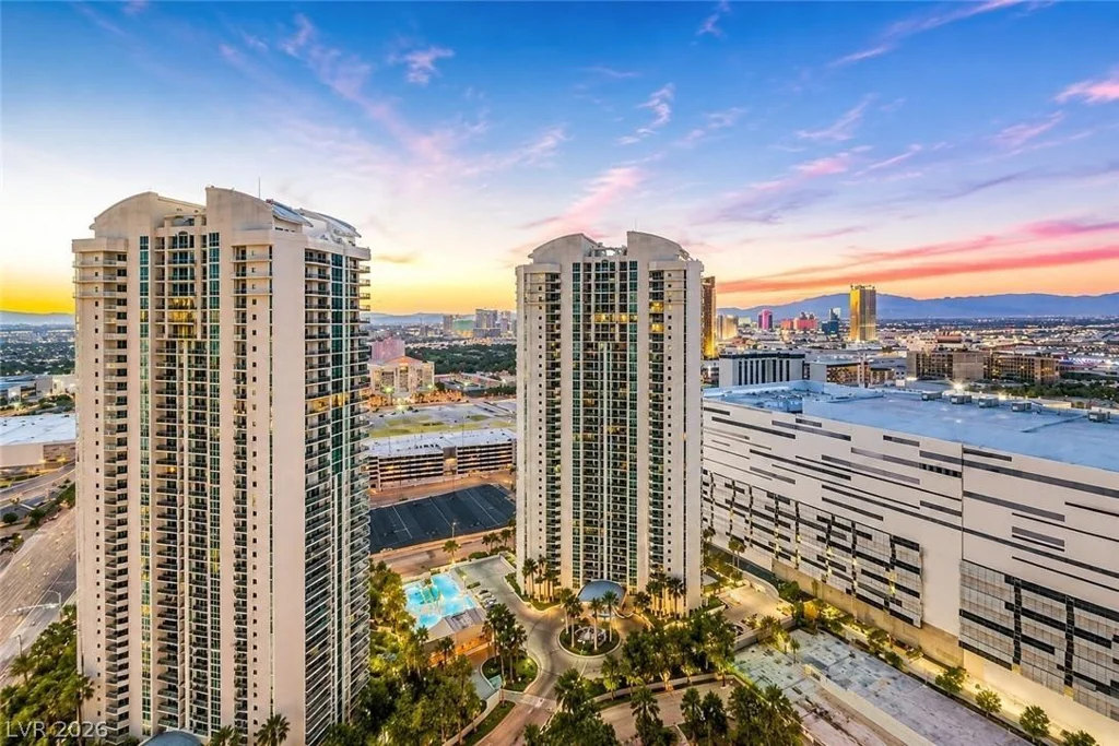 2877 Paradise, Las Vegas, NV 89109