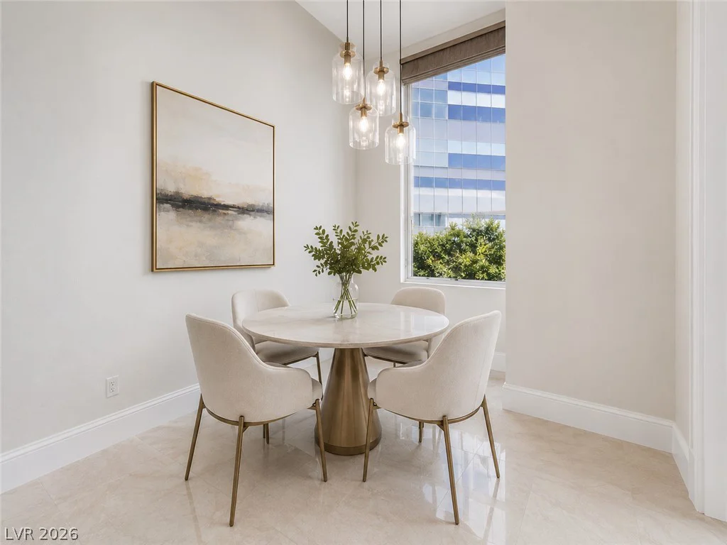 2877 Paradise, Las Vegas, NV 89109